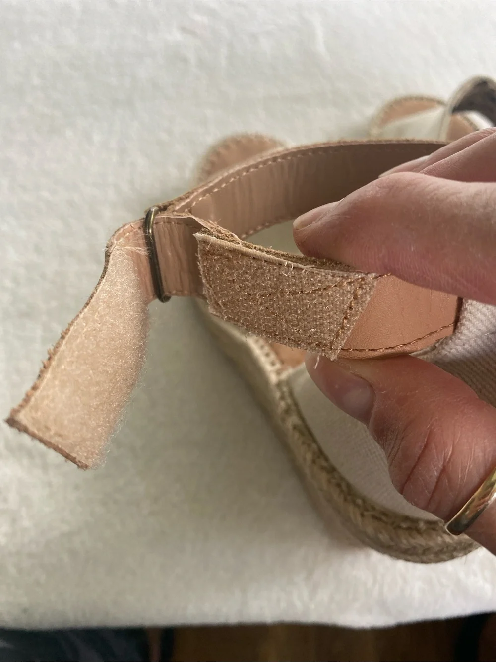 NWOT Toms Canvas Espadrille Wedge Sandals Beige Jute Cord Heels Sz. 9 “Monica”